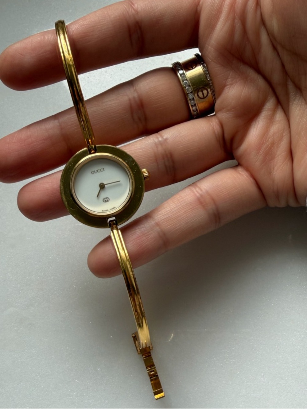 VIRAL🔥GUCCI watch interchangeable bezel circle bracelet watch gold tone Gucci - Picture 14 of 17